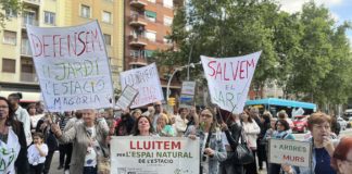 Berenar, pancartes i xiulets per a salvar l’espai natural de Magòria