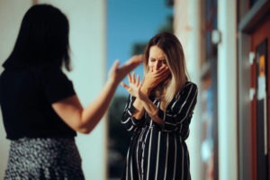 Retahílas l Mujer contra mujer