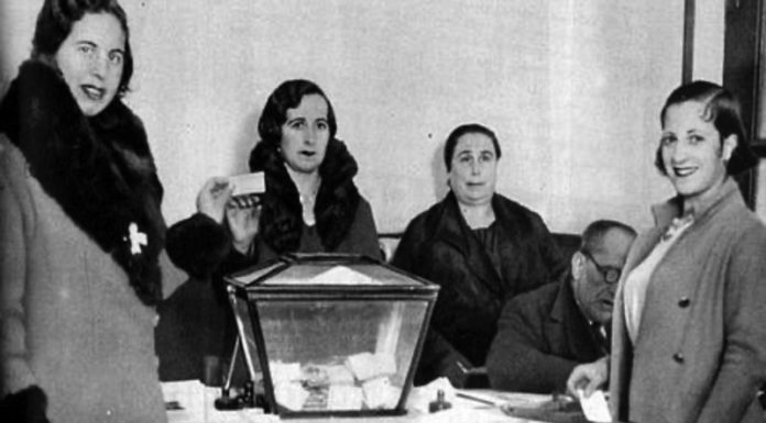 Retahílas / Mujeres Pioneras