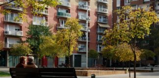 Alfabetització per adults i educació en valors, les noves propostes del casal de barri La Vinya