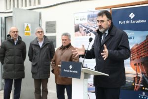 El Port de Barcelona instal·la plaques fotovoltaiques innovadores al moll de Pescadors i inicia la seva primera comunitat energètica