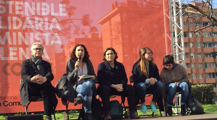 L’habitatge, els plans urbans i de mobilitat han protagonitzat el diàleg de regidors i alcaldessa amb els veïns de la Marina