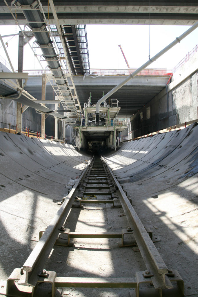 L’Ajuntament de Barcelona garantirà la inversió perquè el metro pugui arribar a La Marina el 2016