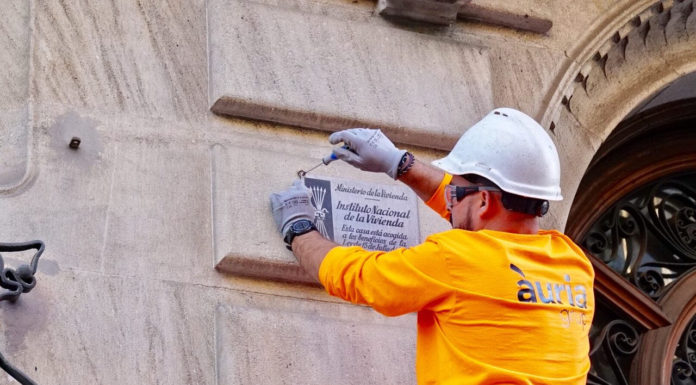 Es retiren totes les plaques de Sants-Montjuïc excepte una a La Marina