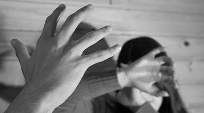 Si pateixes maltractaments durant el confinament, no estàs sola